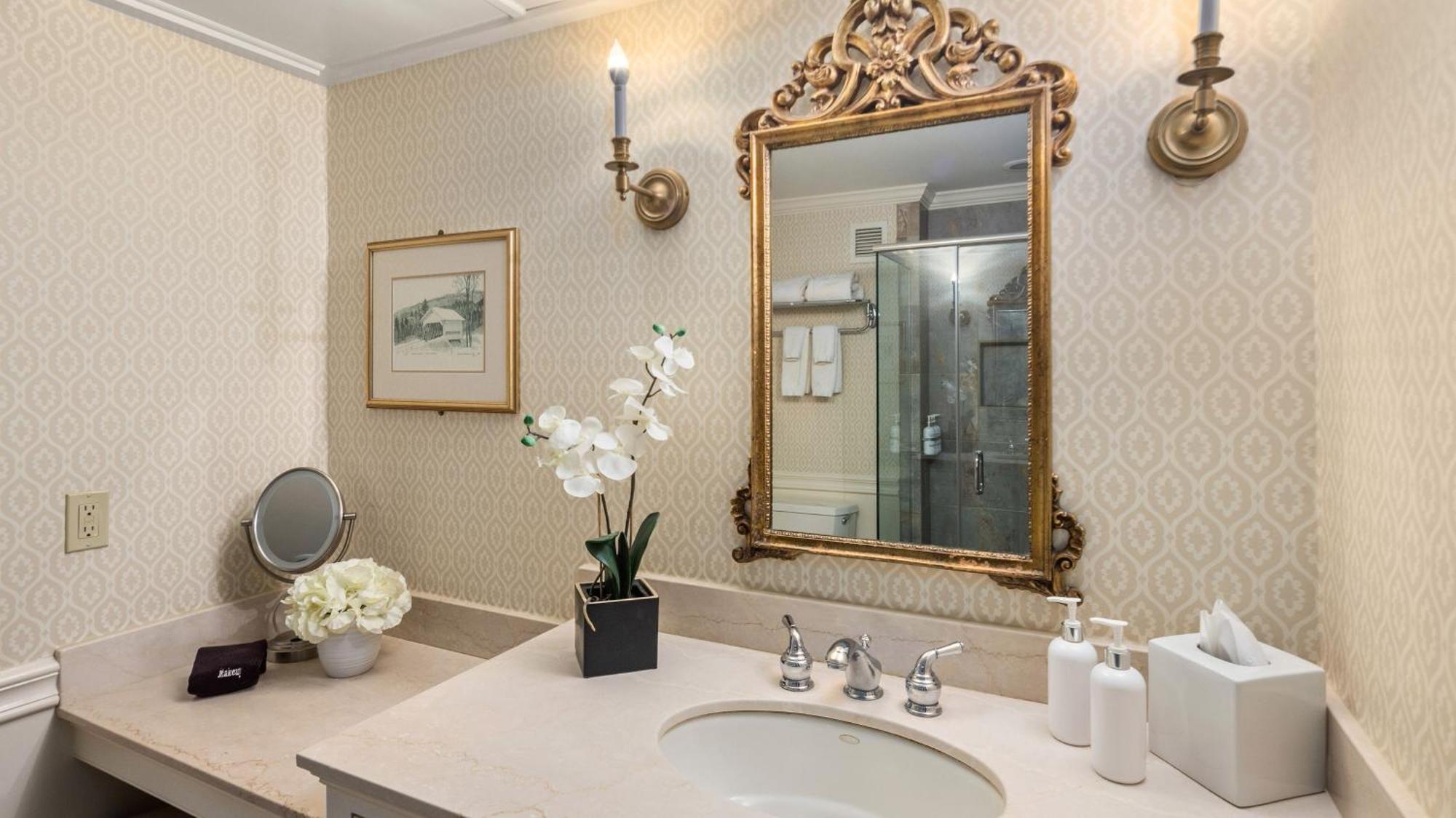 Luxury King Suite