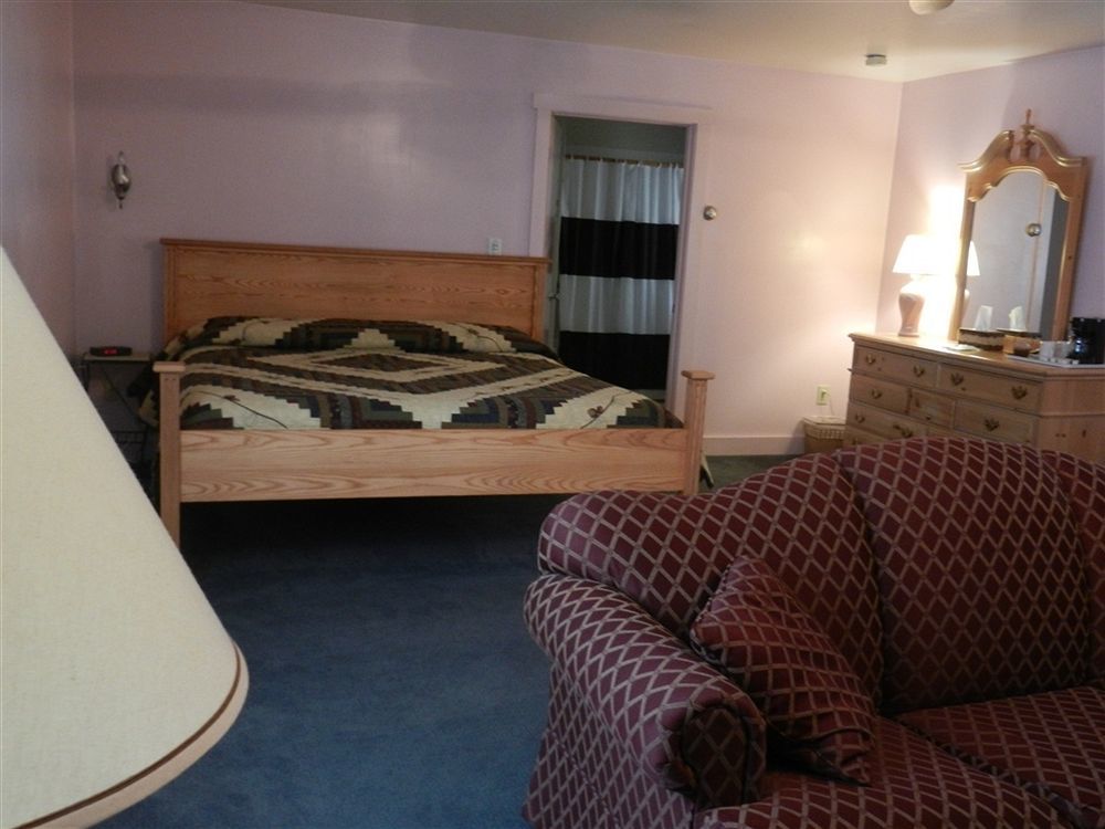 Carriage House King Room