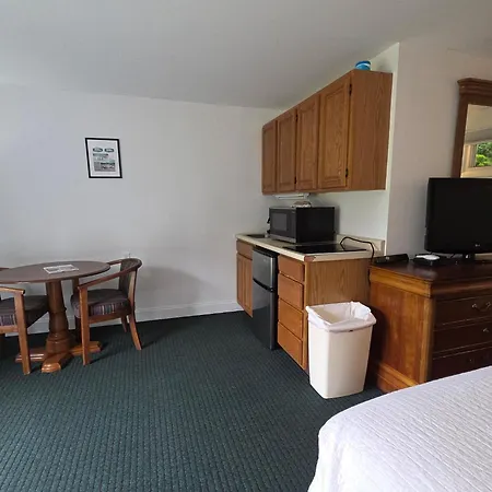Stowe Motel & Snowdrift-3